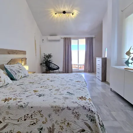 Mala Mia Seaviews Familiar Con Piscina, Parking Y Terraza En Апартаменти Фуенхірола