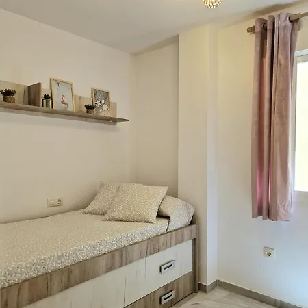 Апартаменти Mala Mia Seaviews Familiar Con Piscina, Parking Y Terraza En