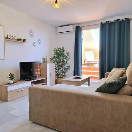 Апартаменти Mala Mia Seaviews Familiar Con Piscina, Parking Y Terraza En *