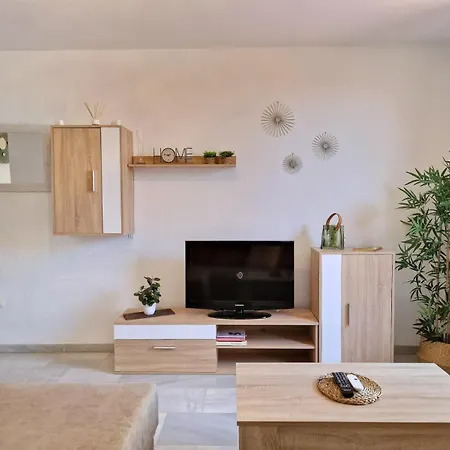 Mala Mia Seaviews Familiar Con Piscina, Parking Y Terraza En *
