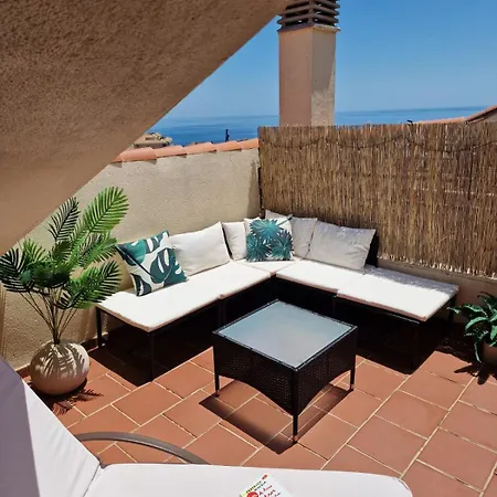 Апартаменти Mala Mia Seaviews Familiar Con Piscina, Parking Y Terraza En